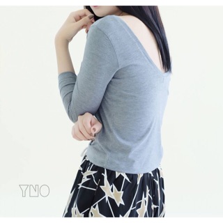 เสื้อยืดเบสิกเว้าหลัง แขนศอก YNO