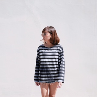 เสื้อลายทางเเขนยาวดำขาว Basic Stripe BW Top