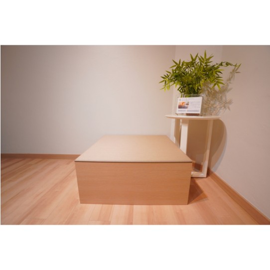 Tatami Storage Box ตั่งทาทามิแบบเปิดบน Natural Wood + Mocha Beige ขนาด 825x825x365 Cm.