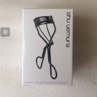 Shu Uemura Eyelash Curler ที่ดัดขนตาที่ออกแบบมาเพื่อช่วยให้การดัดขนตาสมบูรณ์แบบมากขึ้น ดีไซน์ทันสมัย ขนาดกระทัดรัด