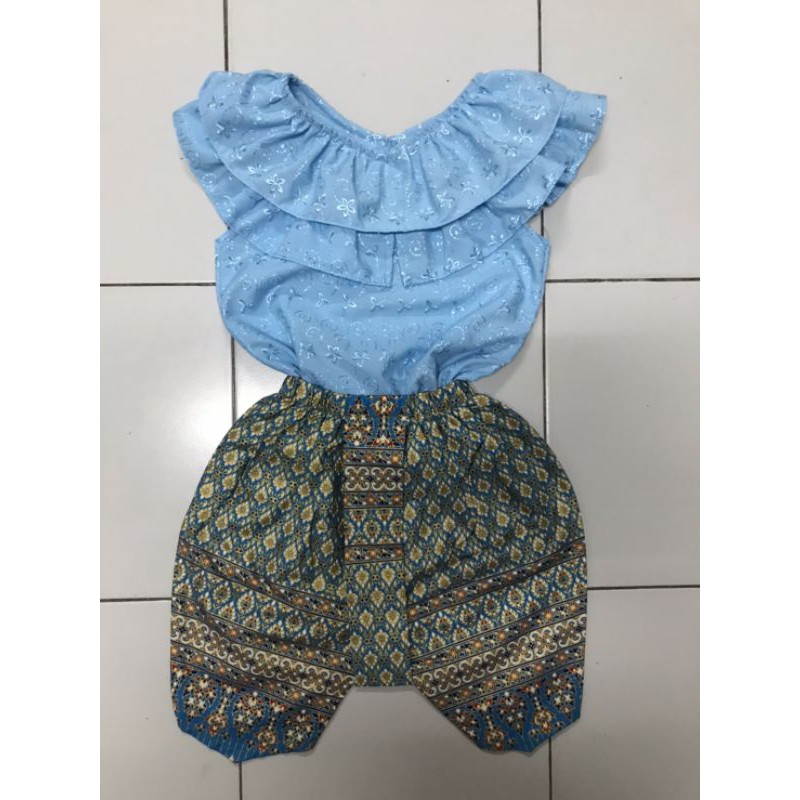 🔥🔥 Saleจ้า สินค้าขายดีสุด 🔥🔥ชุดไทยเด็กผู้หญิง รุ่นคอระบายโจงพิมพ์ทอง (ไม่รวมเข็มขัดค่ะ) - รูปที่ 2