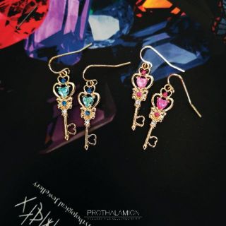 Korea Cute Sailor Moon Pink Green Gold Keys Earrings ต่างหู ตุ้มหู กุญแจ เซเลอร์มูน สีทอง ประดับ เพชร ชมพู เขียว น่ารัก