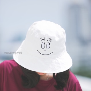 Barbapapa bucket hat (white, navy)