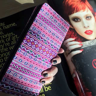 Boho Long Wallet กระเป๋าสตางค์ใบยาวสไตล์โบฮีเมียน ลายผ้าปักโทนสีม่วงชมพู Magenta