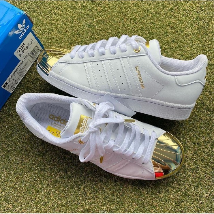 ADIDAS SUPERSTAR METAL TOE Cloud White / Cloud White / Gold Metallic**สอบถามไซส์ก่อนสั่งซื้อทุกครั้ง