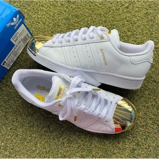 ADIDAS SUPERSTAR METAL TOE Cloud White / Cloud White / Gold Metallic**สอบถามไซส์ก่อนสั่งซื้อทุกครั้งนะครับ**