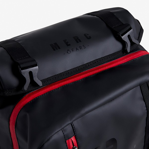 Merc Gears กระเป๋าเป้ กระเป๋าโน๊ตบุ๊ค วัสดุกันน้ำ รุ่น Rucksack สีดำ สีแดง สีขาว - รูปที่ 3