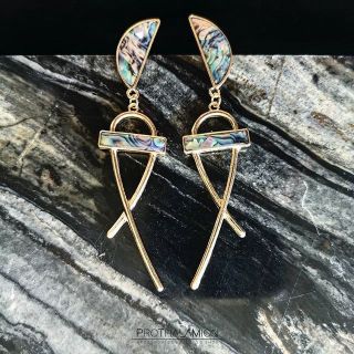 Korea Chic Geometric with Shell Gold Earrings : ต่างหู ตุ้มหู เรขาคณิต สีทอง​ ประดับ เปลือกหอย