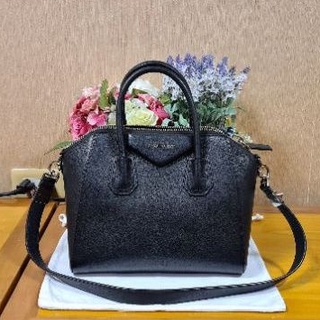 GIVENCHY Small Antgona Black in grained leather year 2019 (used very good condition)