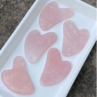 กัวซาหินโรสควอสซ์ ธรรมชาติแท้ (Natural Rose Quartz Gua Sha)