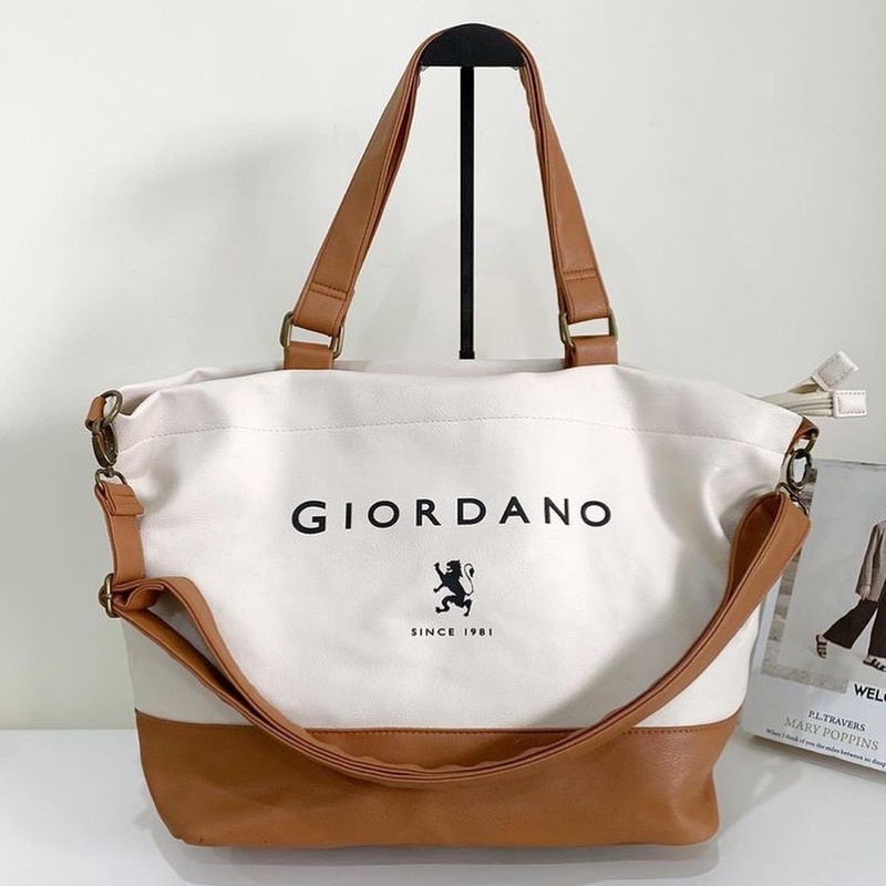 กระเป๋าสะพาย Giordano