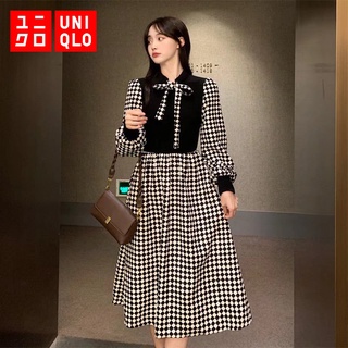 Uniqlo ชุดเดรสกระโปรง ผ้าลูกฟูก จับจีบ สําหรับสตรี (ลายตาราง)