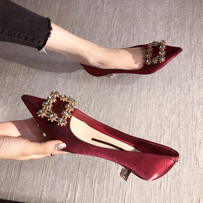 👠Hot sale! 🔥รองเท้าส้นสูงสไตล์เกาหลี ผู้หญิง แหลมปลาย ส้นกริช สีแดง สุดแฟชั่นสำหรับงานพิเศษ