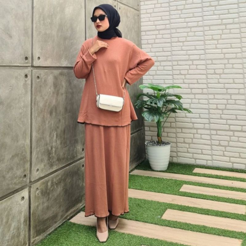 Azura Sett**********