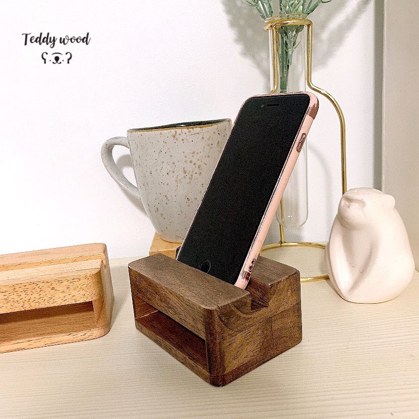 ลำโพงไม้ พร้อมที่วางโทรศัพท์