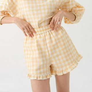 SUUBE Official Ruffle shorts - Orange plaid กางเกงขาสั้น(เฉพาะกางเกง)