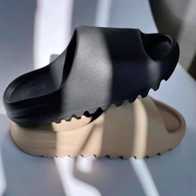 Yeezy Slide (รองเท้าแตะ Adidas Yeezy ของแท้100%)