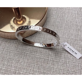 กำไล สีเงิน COACH F59083 KISSING C HINGED BANGLE  รอบวงใน 17cm