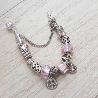 Luscious charms bracelet Pink ของ Grab Me Now BKK (กำไลข้อมือ)