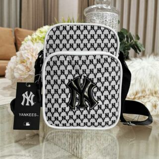 Dont Miss! NewYork Yankees Monogram Crossbody Bagแท้💯outlet