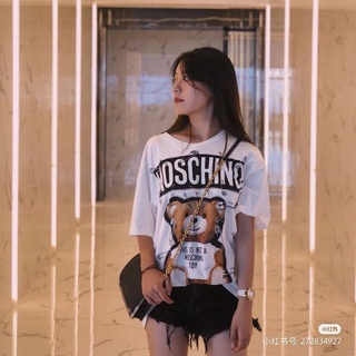 O-Neck หมีเสื้อยืดผู้หญิง MOSCHINO เสื้อยืดผ้าฝ้ายแฟชั่นของผู้หญิงเสื้อแขนสั้นกราฟิกคู่ Harajuku TshirtTEE