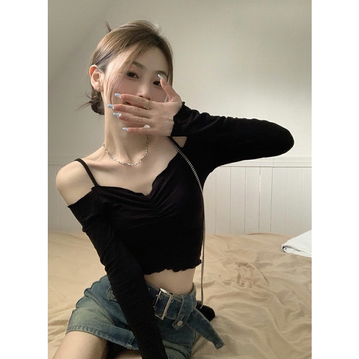 ครอปสายเดี่ยวแขนยาว เสื้อสายฝอ เสื้อแขนยาวเกาหลี พร้อมส่ง รหัส670