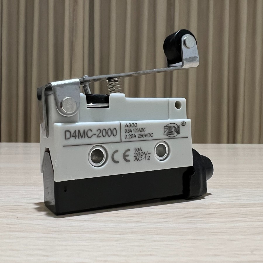 ไมโครสวิตช์จํากัดความยาวล้อ MICROSWITCH OMRON ZN D4MC-2000