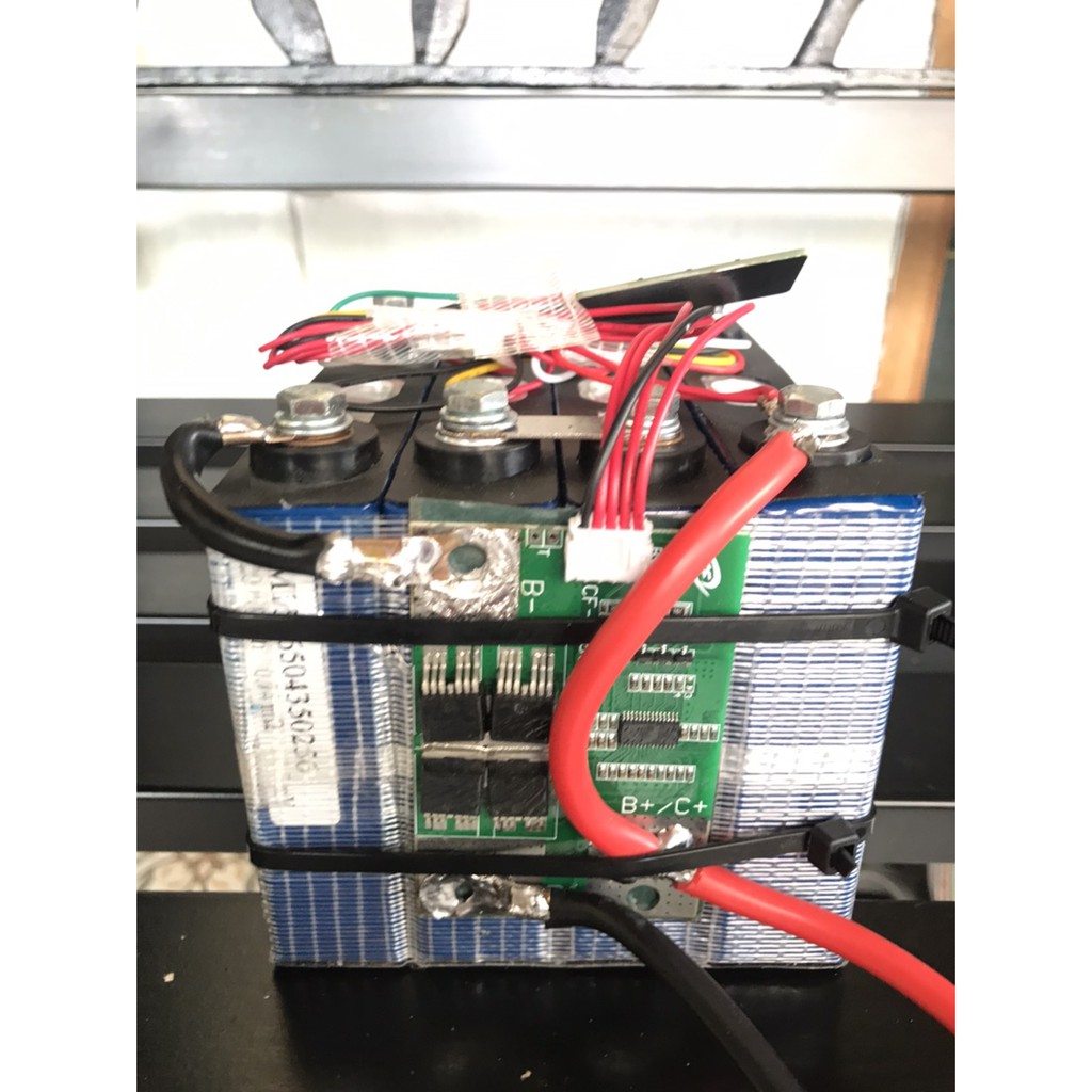 แบตเตอรี่ลิเธี่ยมฟอสเฟต 12v 20ah พร้อม bms สตาร์ทรถยนต์ได้