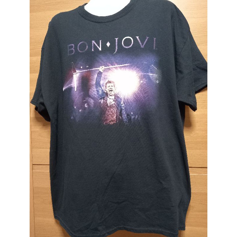 เสื้อยืดมือสอง Bon Jovi Size 2xl รอบอก 48 ความยาว 29