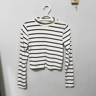 เสื้อครอปลายทาง สีขาวดำ