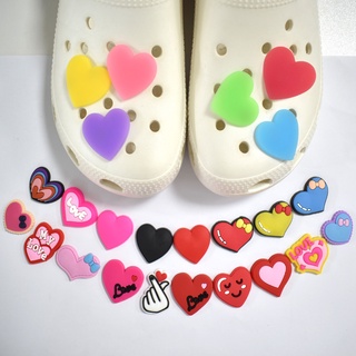 Jibbitz Crocs Pins ลายการ์ตูนหัวใจ คุณภาพสูง สําหรับรองเท้า กระเป๋า #Cod