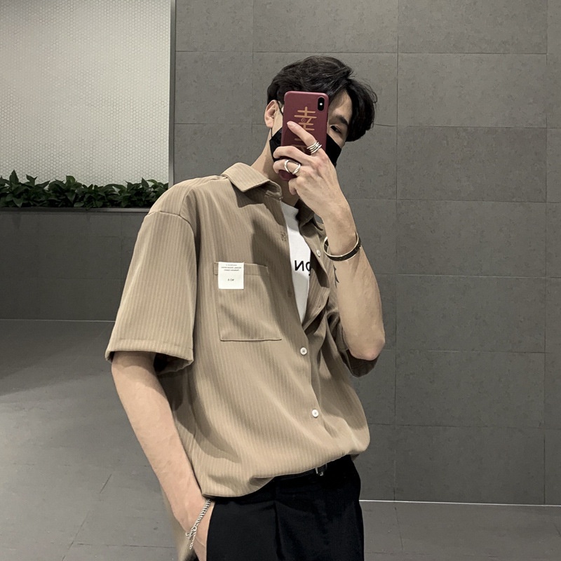 📌MMC21📌เสื้อผ้าแฟชั่นผู้ชาย แขนสั้นครอปกระดุมมีกระเป๋า เสื้อทางลายคอปกแนวโน้มmen สีน้ำตาล/สีดำ Men's