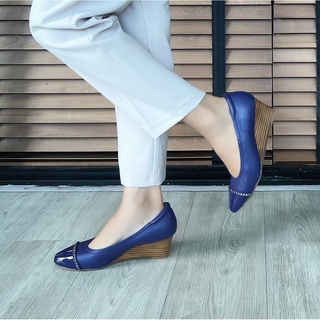 รองเท้าหนังแกะ ICONIQ รุ่น Grace 2.2" Wedge with Crystal Chain in Indigo