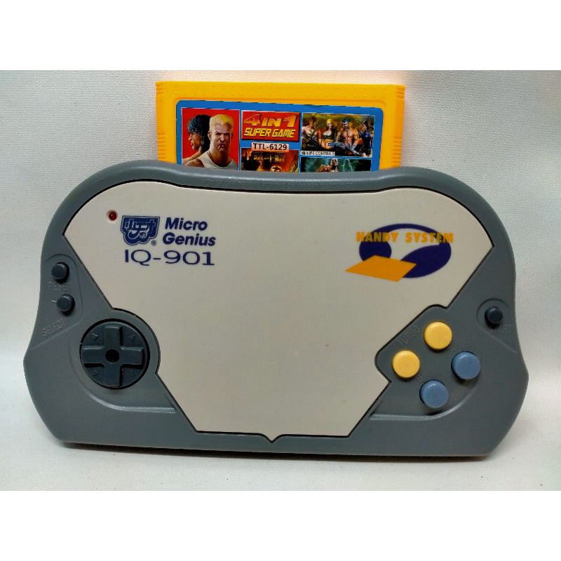 Micro Genius IQ901 เครื่องเล่นเกม 8bit กึ่งพกพา งานแท้ไตหวันใส่ถ่านหรือเสียบหม้อแปลง เสียบตลับ8bit เ
