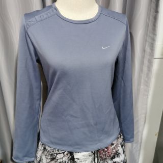 Nike มือสอง ของแท้ size m อก 32-36(ผ้ายืด)