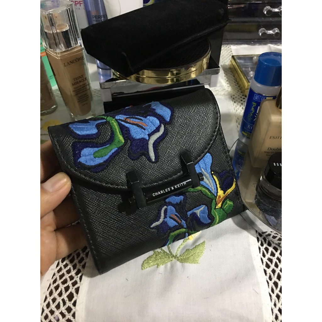 ของแท้!!  กระเป๋าสตางค์ CHARLES &amp; KEITH Van Gogh Series CK6-10770206 รุ่น Limited Edition