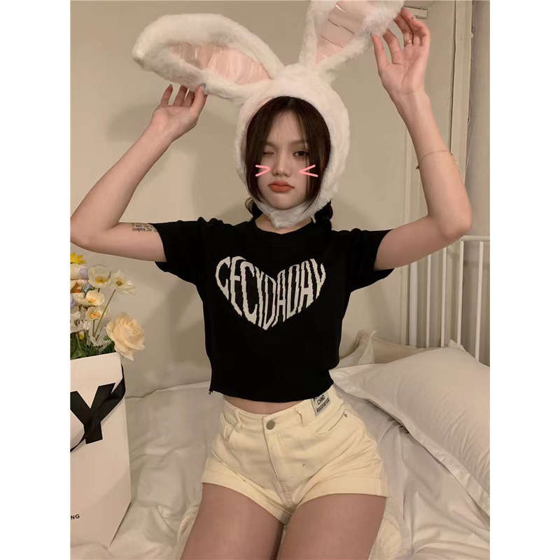 ส่งทันที Cici(NO. 66050)เสื้อครอปไหมพรมแขนสั้น ทอลายอักกฤษรูปหัวใจน่ารักคิ้วๆสไตล์เกาหลี วาเลนไทน์ - รูปที่ 2