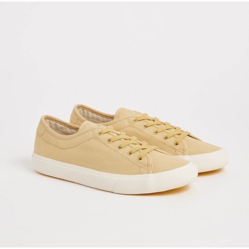 mustard sneakers รองเท้า มัสตาร์ด