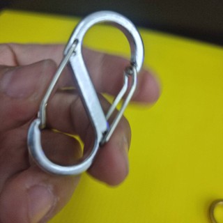 CARABINER ตัวS ขอเกี่ยวพวงกุญแจ รูปตัวS  อลูมิเนียมคลิปสปริงชุดล็อคสำหรับห้อยสิ่งของ  แขวนของแบบล๊อคได้รับนน. ได้ 50 กก.
