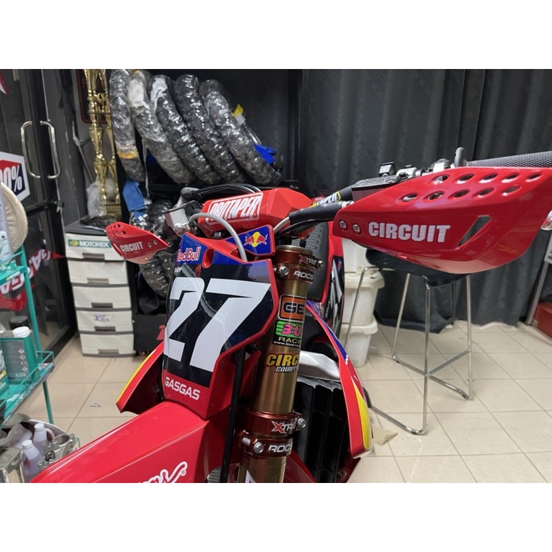 [ใส่โค้ด SEPINC30 ลด 30%] การ์ดแฮนด์circuit สีแดง