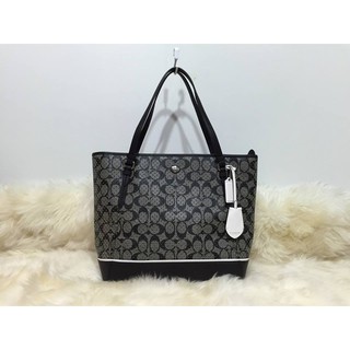 Impcoachza พร้อมส่ง กระเป๋าสะพายข้าง รุ่น PEYTON PERFORATED PVC ZIP TOP TOTE