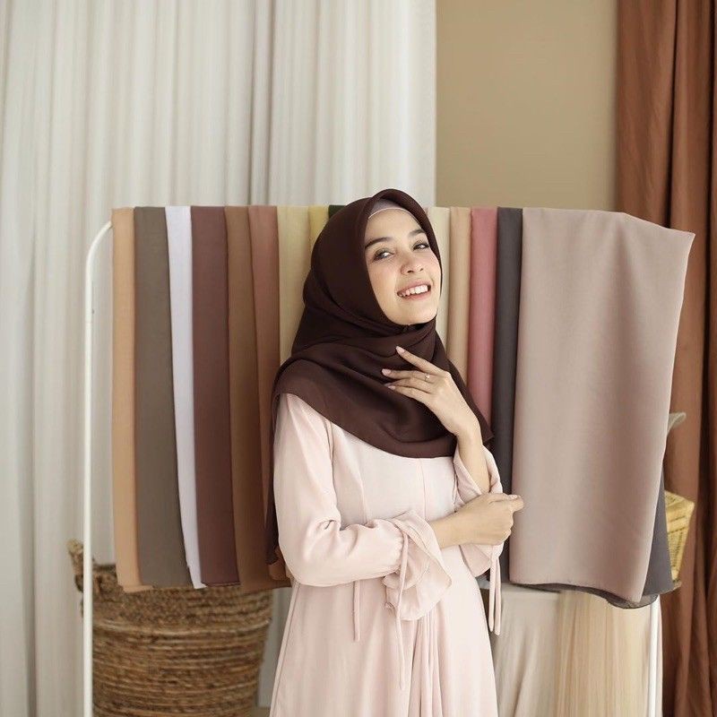 DAILY HIJAB BELLA SQUARE Hijab 4 Hijab แฟชั่น Muslimah Hijab Makassar
