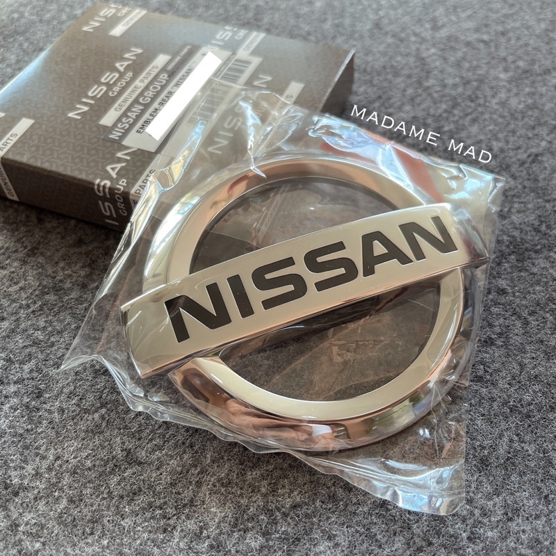 แท้ศูนย์ 💯% โลโก้ ฝาท้าย NISSAN MARCH 2010-2014 ขนาด 11.5x9.7cm (UME-90890-1HJ0A)