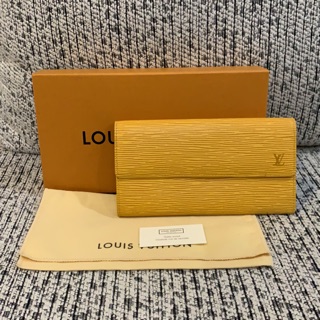 ลายไม้สีเหลือง สภาพสวยมากCA0070(ปี2000) อิปิด้านในสีม่วง(Used)รุ่น2card
