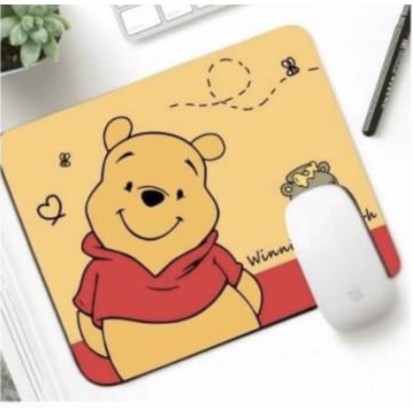 POOH  BF แผ่นรองเม้าส์ แผ่นรองเมาส์ เมาส์ สี่เหลี่ยม ลาย POOH YL BF    ขนาด 21 x 26 cm สวยงาม น่าใช้งาน งานดี MANOPNEST