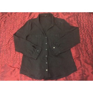 เสื้อเชิร์ตสีดำ