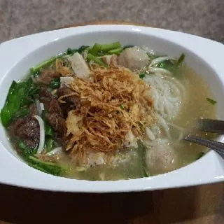 เส้นก๋วยจั๊บญวน จ เจริญรุ่งเรือง