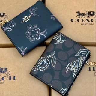 กระเป๋าตังค์ใบสั้น Coach