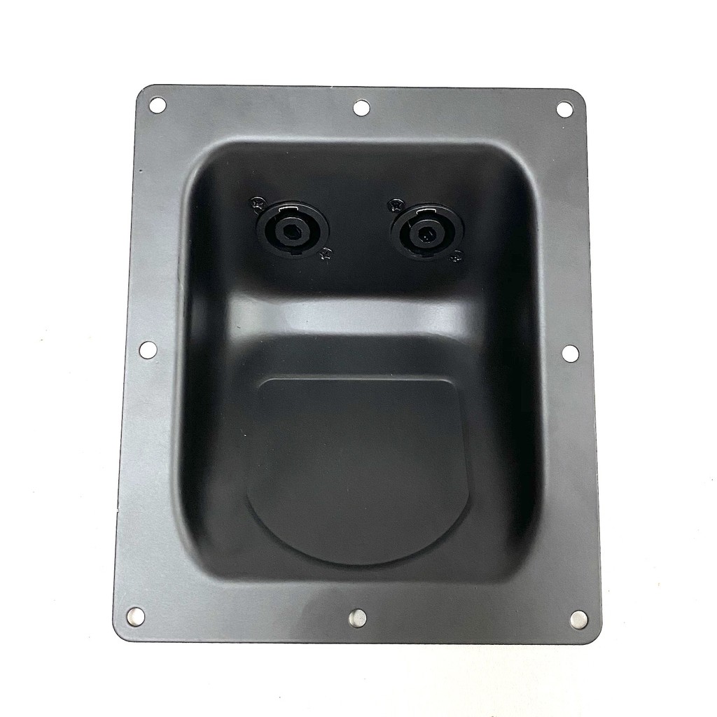 เพลทหลบฝน พร้อมแจ็คสเปคคอน เพลทตู้ลำโพงเหล็ก กว้าง 13.5 cm สูง 16.1 cm ขนาดรูตู้ลำโพงที่เจาะ กว้าง 10.5 cm สูง 12.5 cm