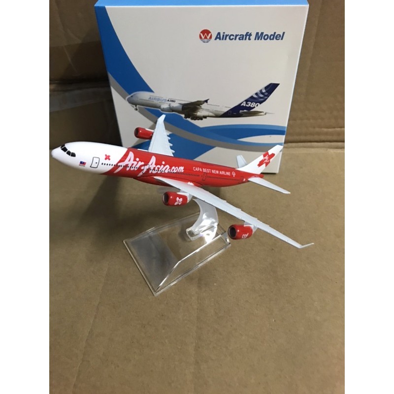 โมเดลเครื่องบินเหล็ก Qantas 30cm. พร้อมขาตั้งและล้อในกล่อง